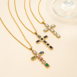 Collar con Colgante de Corazón AMBER JEWELS T-3073, Diamantes Rosados, Piedras Transparentes, Cadena de Acero Inoxidable Chapada en Oro de 18K, Certificado IGI, Pavé - Product Image 2