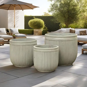 Juego de 3 Macetas y Jardineras Modernas Minimalistas de Cemento Glaseado en Gris Antiguo para Decoración de Hogar y Jardín - Product Image 2