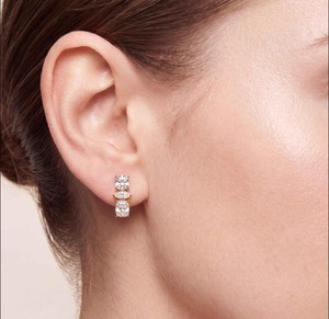 Boucles d'oreilles pendantes en or blanc 9 carats de qualité supérieure avec diamants de laboratoire taille coussin et taille marquise 4,68 CTW - Product Image 5