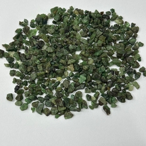 Grenat Vert Naturel de Tanzanie Tsavorite Brut Non Taillé Qualité Commerciale Pierre Brute en Vrac Grenat Naturel Vente en Gros 10kg Pierre Précieuse Fine Naturelle - Product Image 3