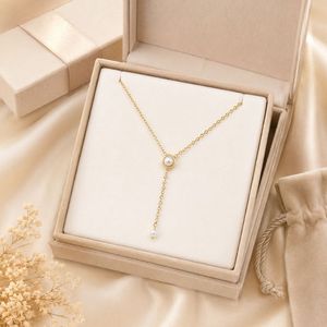 Collier élégant en laiton avec fausses perles, plaqué or, bijoux de mode pour femmes, vente en gros - Product Image 3