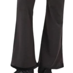 Pantalon évasé noir taille haute pour femme, coupe ajustée, extensible, style yoga, jambe large, décontracté, coupe bootcut - Product Image 5