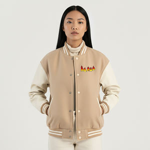 Vestes bomber universitaires imperméables 100 % laine avec broderie beige et perles, personnalisables en gros pour femmes, style uniforme de baseball - Product Image 3