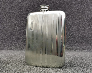 กระติกน้ำสแตนเลสทรงเพรียวบาง ขวดแอลกอฮอล์ขนาดกะทัดรัด ของขวัญ - Product Image 3