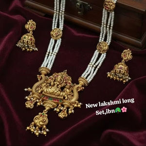 Conjunto de Collar, Pendientes y Tikka Religiosos Tradicionales Antiguos Certificados, Chapados en Oro de Aleación, con Perlas y Circonitas |   Regalo de Boda del Sur - Product Image 1