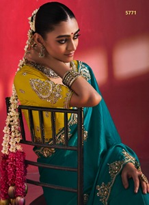 Sari de satén de seda brillante de diseño gujarati LAMOUNT con bordado completo en C Pallu y trabajo de corte, ideal para fiestas de invierno, estilo étnico y caída tradicional. - Product Image 2