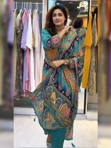 Conjunto de Salwar Kameez Tradicional de Muselina para Mujer, Estampados Florales Vibrantes, Corte Regular, Largo Regular, Ropa Casual para Fiestas, India, Pakistán - Product Image 1