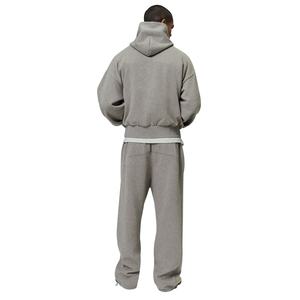 Ensemble de survêtement gris à capuche pour homme, couleur unie, décontracté, avec sweat-shirt et pantalon à cordon de serrage et poches latérales - Product Image 2