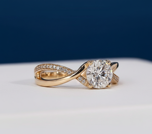 Anillo de Diamante Cultivado en Laboratorio de 1.1 Quilates, Corte Redondo, Oro Amarillo de 14K, VVS2, Certificado IGI, Anillo de Compromiso Infinito, Venta al Por Mayor OEM - Product Image 2