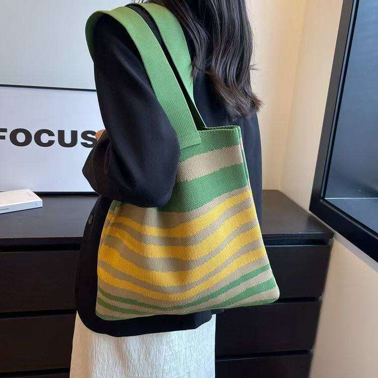 สีเขียว