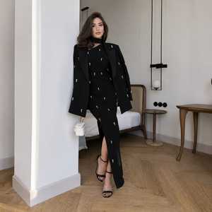 Ensemble Robe Blazer Noire Printanière Élégante Ornée Manches Longues Infroissable Robe de Soirée Formelle Veste Cintrée Fente Haute - Product Image 1