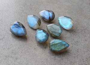 Pierre précieuse naturelle en labradorite, forme goutte d'eau, taille facetée, calibrée, pour bijoux - Product Image 6
