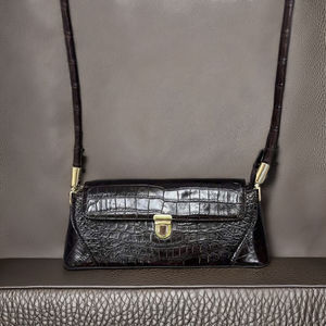 Vente en gros de sacs à main pour femmes en cuir véritable de haute qualité avec fermeture à glissière prix d'usine taille 28cm x 11cm x 9cm - Product Image 1