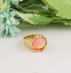 แหวนชุบทอง18K สำหรับผู้ชายแหวนโอปอลสีชมพูเอธิโอเปียปรับขนาดได้กว้างเครื่องประดับแหวนแกะสลักพื้นผิว - Product Image 1