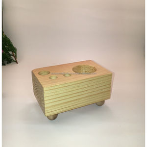 Porte-crayons rotatif en bois avec trois compartiments pour la papeterie de bureau et l'organisation du bureau à domicile - Product Image 4