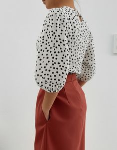 เสื้อผู้หญิง ผู้ผลิตเสื้อผ้าเวียดนาม รับผลิตแบบ OEM ODM เสื้อผ้าสตรี ป้ายกำกับแบบกำหนดเอง ผ้าแบบกำหนดเอง เสื้อผ้าขายส่ง - Product Image 5