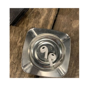 Cendrier en acier avec bords définis, base stable et surface facile à nettoyer, adapté aux comptoirs, aux tables et aux zones de bar. - Product Image 4