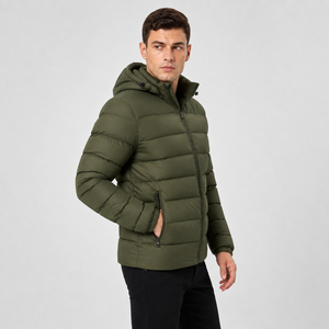Chaqueta acolchada diseñada con aislamiento ligero que ofrece un calor confiable, comodidad elegante y protección moderna contra el frío. - Product Image 2