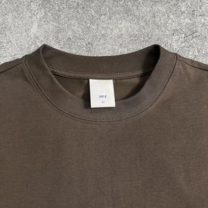 เสื้อยืดทรงบ็อกซี่ฟิตแบบเรกูลาร์ฟิต น้ำหนัก 220 กรัม ผ้าคอตตอน 100% สำหรับผู้ชาย แบบเรียบ ไหล่ตก สไตล์ลำลอง - Product Image 3