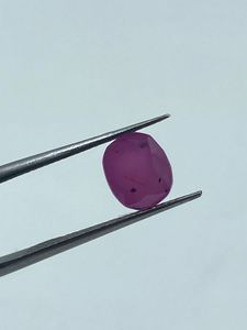 Pierre précieuse naturelle de qualité supérieure, rubis rose-violet, pierre brute, taille ovale, 3,16 carats, par l'exportateur au meilleur prix - Product Image 3