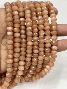 Cuentas Grandes de Piedras Preciosas, Cuentas Facetadas de Piedra Lunar Melocotón Natural AAA, 8 mm, Hilo de 8 Pulgadas - Product Image 3