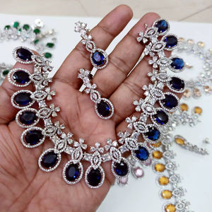 Ensemble collier et boucles d'oreilles vintage classique en acier inoxydable avec cristaux bleus, bijoux de mariée pour mariage - Product Image 1