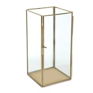Lanterne vintage dorée en métal découpé, porte-bougie en verre à toit pyramidal, éclairage pour la maison, hôtel, décoration, lanterne de table pour mariage - Product Image 2