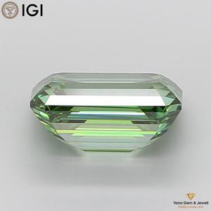 Elegante Diamante Cultivado en Laboratorio con Corte Esmeralda de 2.50 Quilates, Color Verde Intenso, Claridad VVS2, con Certificado IGI para Anillo de Compromiso - Product Image 4