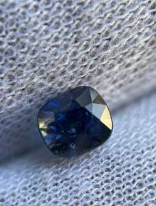 Zafiro azul natural de 1.50 quilates, zafiro azul suelto de las minas de Ceilán, zafiro azul de Sri Lanka. - Product Image 3