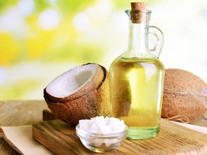 Fournisseur en gros d'huile de coco de qualité supérieure, huile de coco vierge biologique pour l'alimentation, les cosmétiques et les soins personnels - Product Image 1