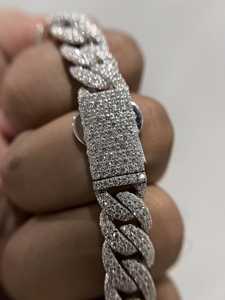 Bracelet en argent 925 serti de diamants Moissanite incolores de 10 mm, style Hip Hop Miami Cuban Link, bijoux brillants pour les soirées et la mode. - Product Image 6