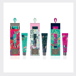 Bálsamo Labial Haeho Sarah Miller London 10 ml, Aroma Frangipani, Mandarina, Gardenia, Bayas Rojas, Hecho en Corea - Product Image 3