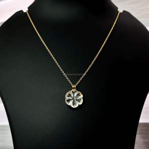 Pendentif Fleur en Cristal de Quartz Naturel, Collier en Pierre Précieuse Sculptée pour Femme, Cadeau d'Anniversaire, Bijoux Tendance, Vente en Gros - Product Image 6