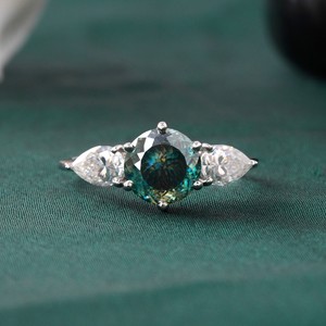 14K <b>Gold</b> Fancy Green Lab Grown Diamond <b>Ring</b> 2.00 CT Prong Setting Marquise Cut VVS2 Clarity Statement <b>Cocktail</b> Jewelry - Product Image 1