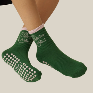 Chaussettes de Pilates personnalisées en coton antidérapantes mi-mollet avec broderie Matcha pour femmes, idéales pour les studios de Pilates et de yoga - Product Image 5