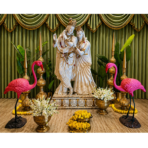 Décoration de hall d'entrée pour événement de mariage, statues Radha Krishna traditionnelles finition or et blanc nacré pour la décoration de mariage - Product Image 1
