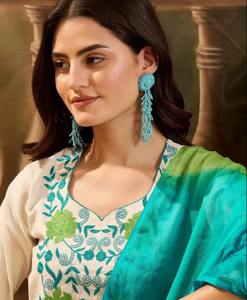 Elegante Conjunto Étnico de Tres Piezas para Mujer, Salwar Kameez de Algodón con Bordado Intrincado, Túnica, Pantalones y Pañuelo - Product Image 5