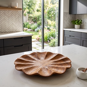 Assiette en bois de teck massif de qualité alimentaire en forme de pétale, bol en bois artisanal, vaisselle artisanale balinaise, plateau de service de luxe pour la restauration - Product Image 4
