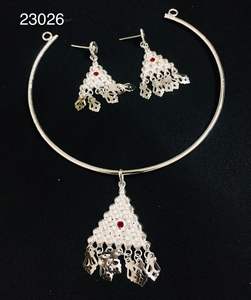 Nouveau Collier et Boucles d'Oreilles Floraux en Zircon Plaqué Or Indien MOLL JEWELLERS pour Femme – Bijoux de Mariage Tendance - Product Image 5