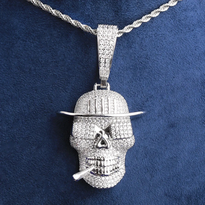 Pendentif Crâne en Argent 925 Plaqué Or avec Chapeau et Cigare, Diamants de Laboratoire Taille Ronde Brillante, Bijoux Hiphop pour Homme - Product Image 2