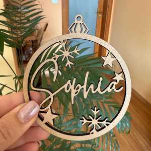 Ornement de Noël en bois personnalisé, découpe laser, design circulaire avec nom et scène personnalisée pour la décoration des fêtes - Product Image 6