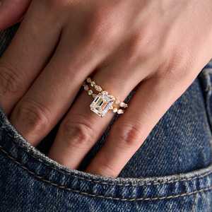 Bague de mariage éternelle en argent sterling S925 plaqué platine avec moissanite taille émeraude, ensemble complet personnalisé - Product Image 3
