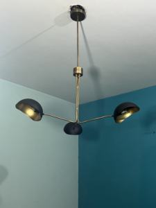 Lámpara de Techo de Hierro Dorado de Tres Luces, Diseño Moderno Vintage, Elegante Lámpara Colgante Retro para Decoración del Hogar - Product Image 4