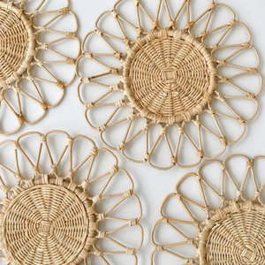 Flower Shaped Rattan Placemats Eco-Friendly Woven Serving Platter Wholesale Durable Lightweight Wedding Table Setting - Product Image 1