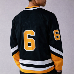 Maillot de football américain vintage rétro de luxe surdimensionné 2026 avec broderie personnalisée, col en V, maille 240 GSM, service OEM USA - Product Image 3