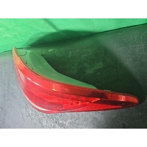 Feu arrière droit d'occasion Equus 924023N000 - Product Image 3