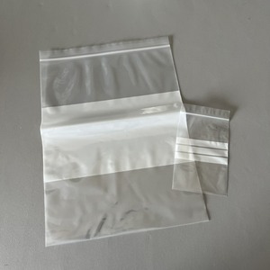 Bolsas de almacenamiento LDPE con cierre hermético y panel transparente para escribir, de alta transparencia, marca WOP. - Product Image 1