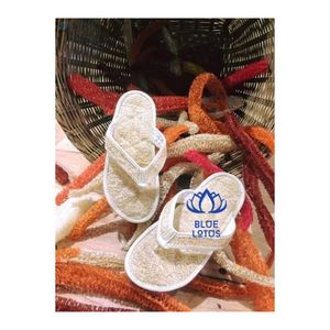 Sandalias de lufa de CALIDAD PREMIUM para exfoliar los pies y brindar comodidad en la ducha, diseño de fibra suave - Product Image 1