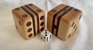 ลูกเต๋าไม้ทำมือคุณภาพสูง เป็นมิตรกับสิ่งแวดล้อม เรียบเนียน สำหรับความสนุกสนานในครอบครัว เกมปาร์ตี้-เกมกระดานลูโด - Product Image 2