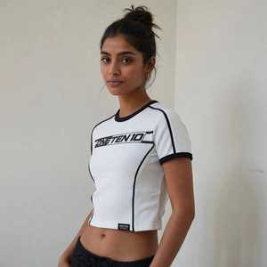Oneten Apparels T-shirt court blanc à manches courtes pour femme avec bordure noire et imprimé lettres, style sportif, pour l'été - Product Image 1